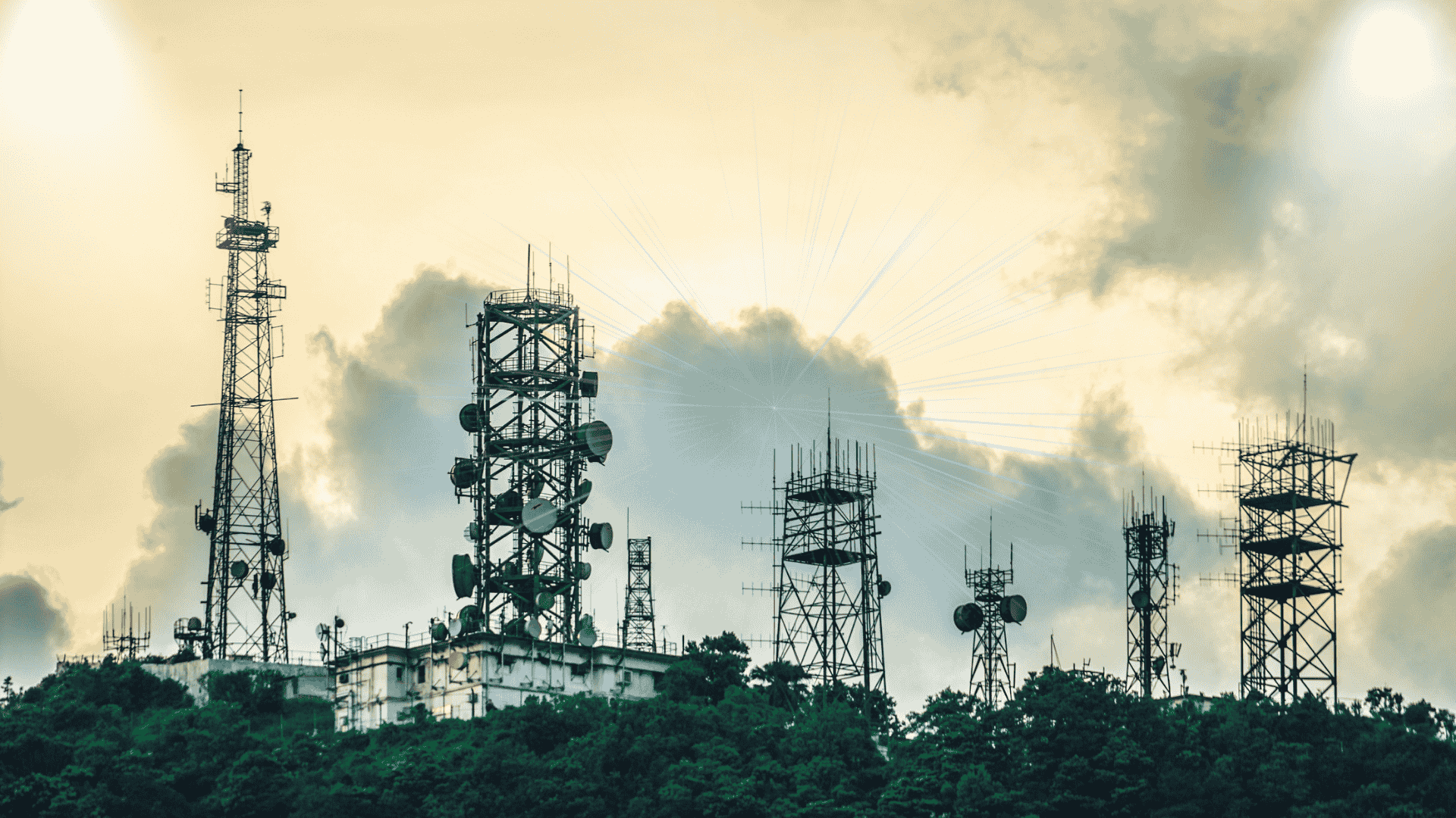 Infrastruktur Telekomunikasi: Pondasi Utama Koneksi Internet